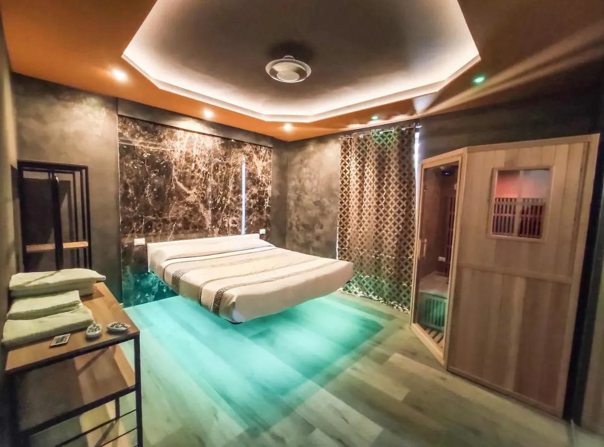 Garda Fantasy Green Jacuzzi Sauna Piscina Desenzano del Garda