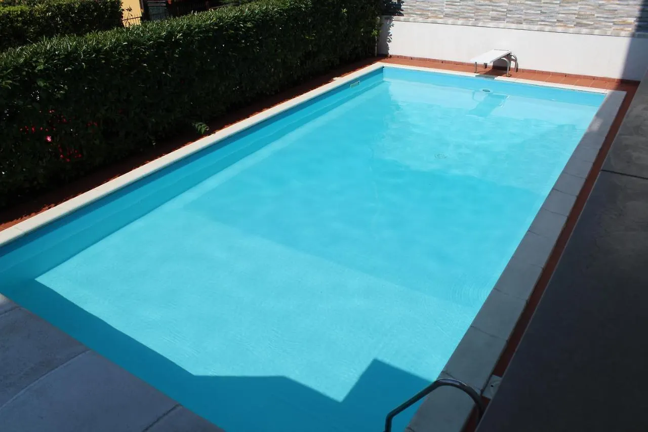 Garda Fantasy Green Jacuzzi Sauna Piscina Desenzano del Garda