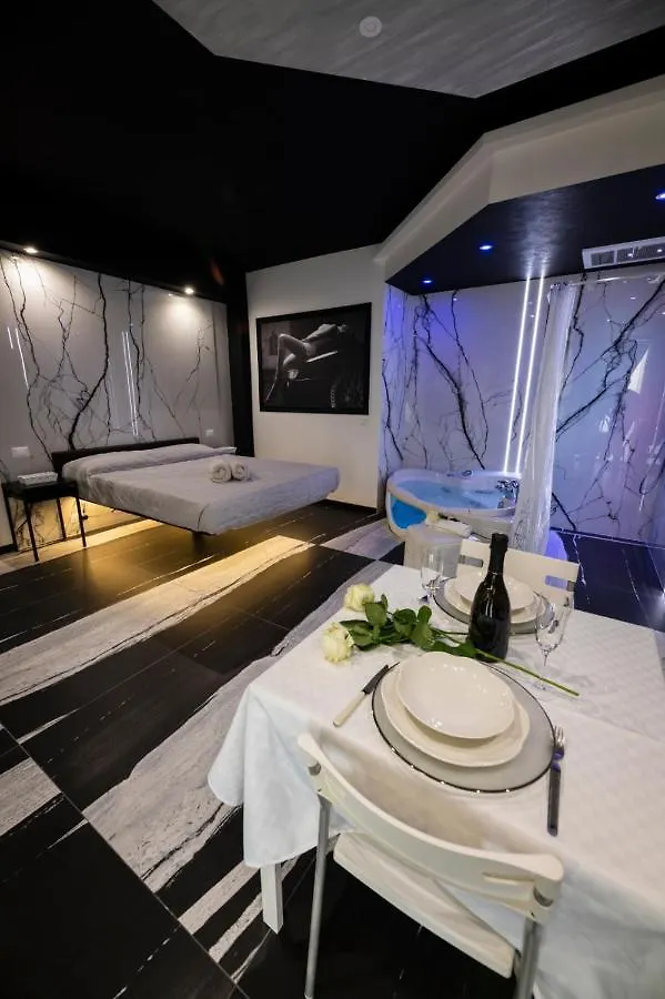 Apartment Garda Fantasy Green Jacuzzi Sauna Piscina Desenzano del Garda