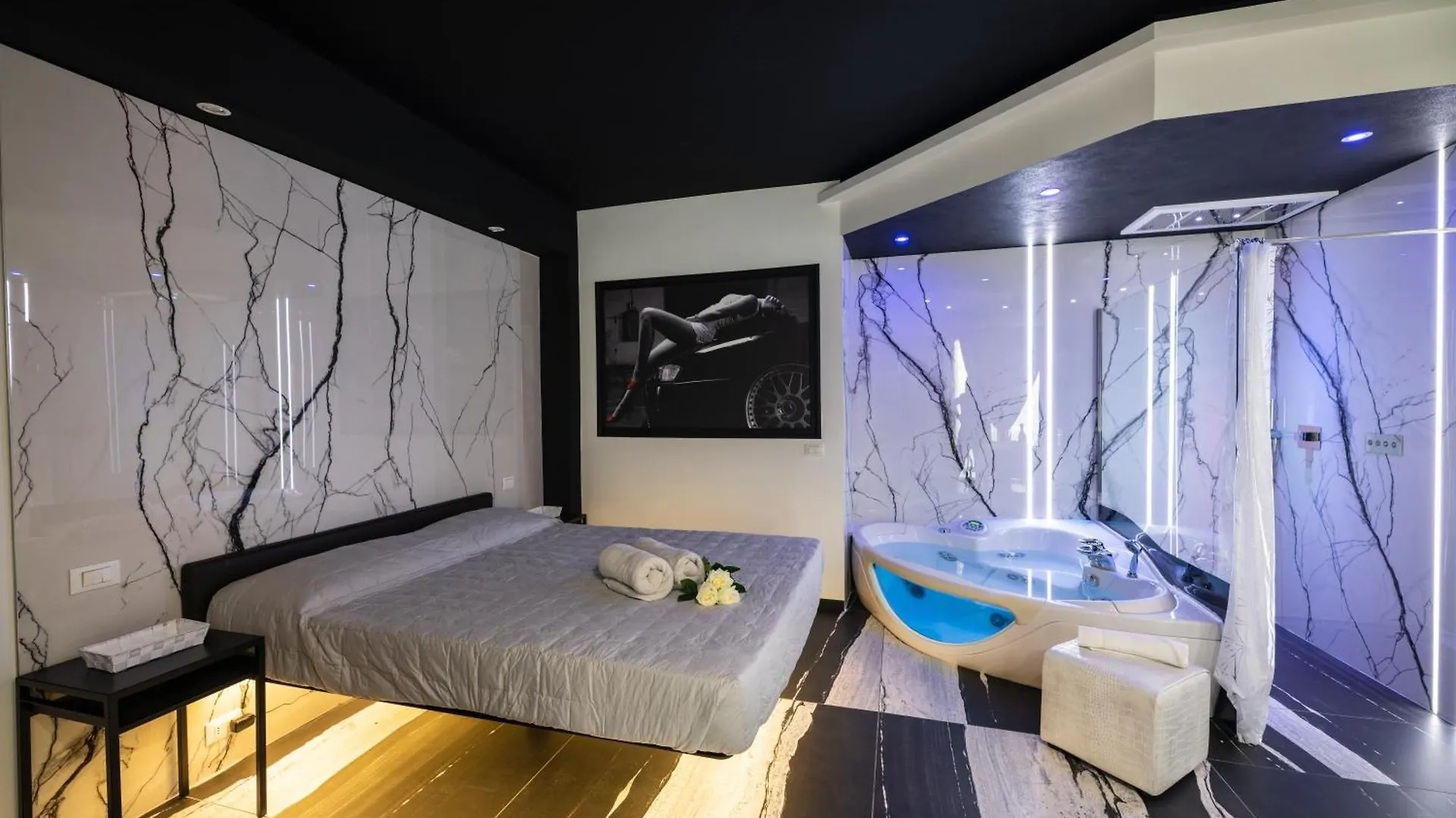 Garda Fantasy Green Jacuzzi Sauna Piscina Desenzano del Garda Italien