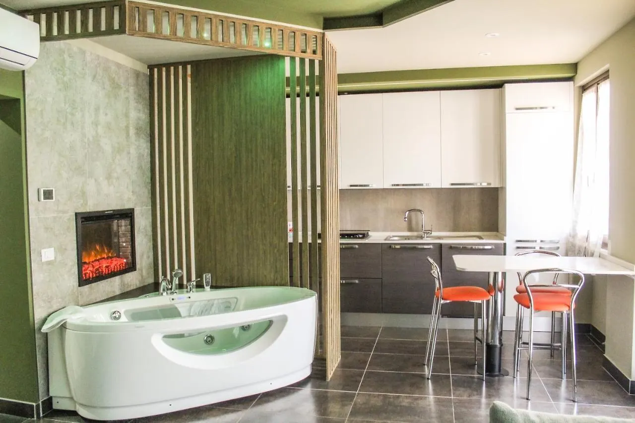 Garda Fantasy Green Jacuzzi Sauna Piscina Desenzano del Garda